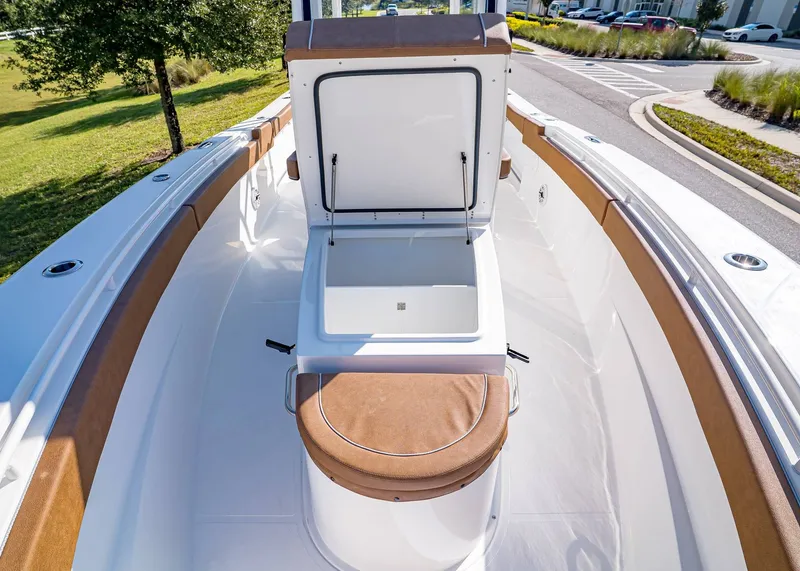 Slide: The Image of Sea Hunt Ultra 305 Coffin Box 2026 - 33