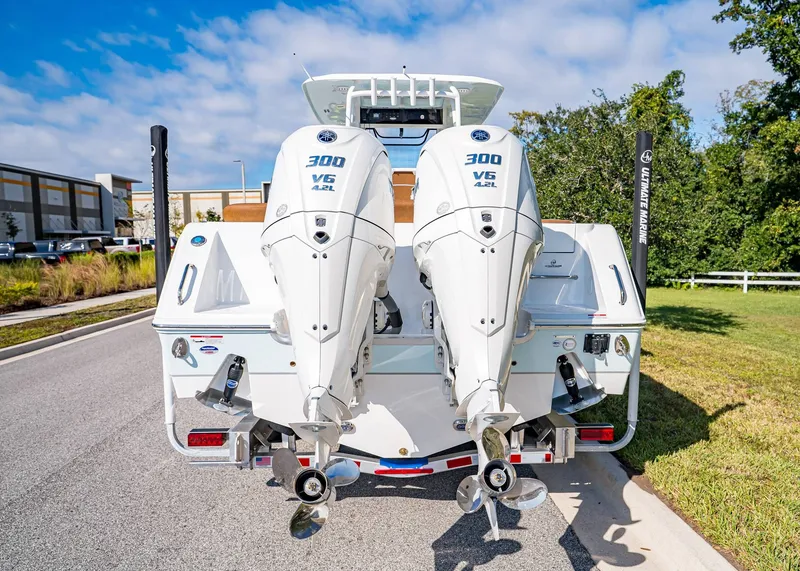 Slide: The Image of Sea Hunt Ultra 305 Coffin Box 2026 - 4