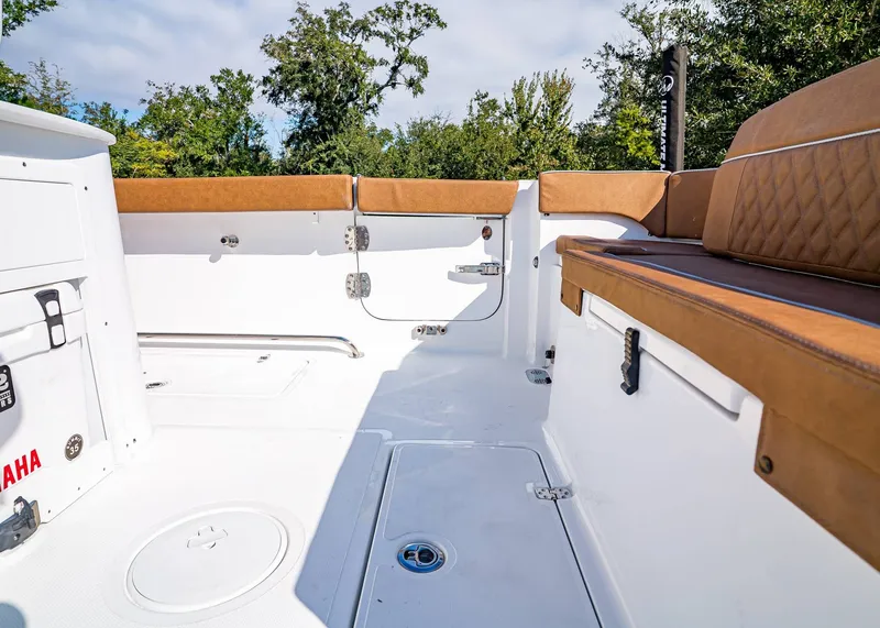 Slide: The Image of Sea Hunt Ultra 305 Coffin Box 2026 - 9