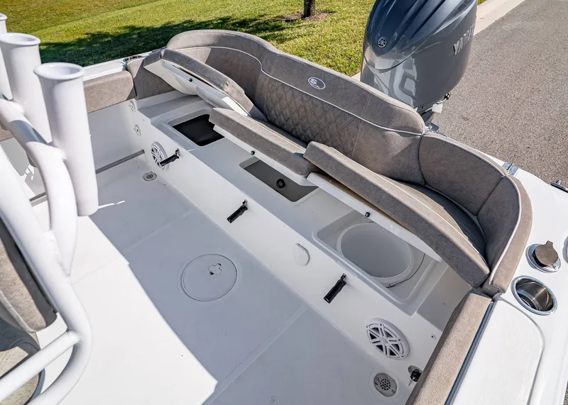 Slide: The Image of Sea Hunt Ultra 229 2026 - 9