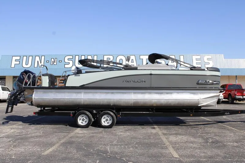 The Image of 2026 Avalon Catalina Cruise Rear Bench 25 FT pontoon boat at Fun-N-Sun Boat Sales. - 1
