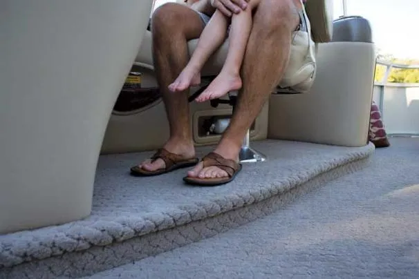 Slide: The Image of 2008 Sun Tracker Party Barge 25 I/O Regency Edition hull identification number plate. - 18