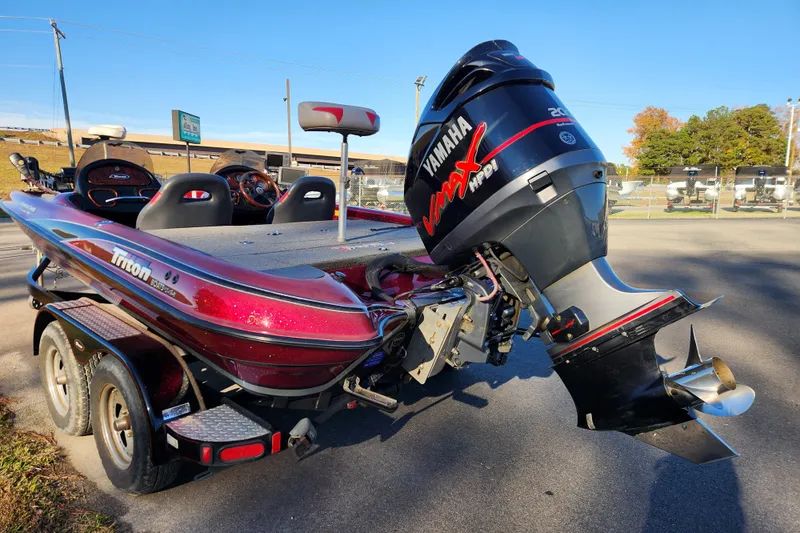 Slide: The Image of 2002 Triton Tr-20 ProDeck boat with Yamaha VMAX engine on trailer. - 4