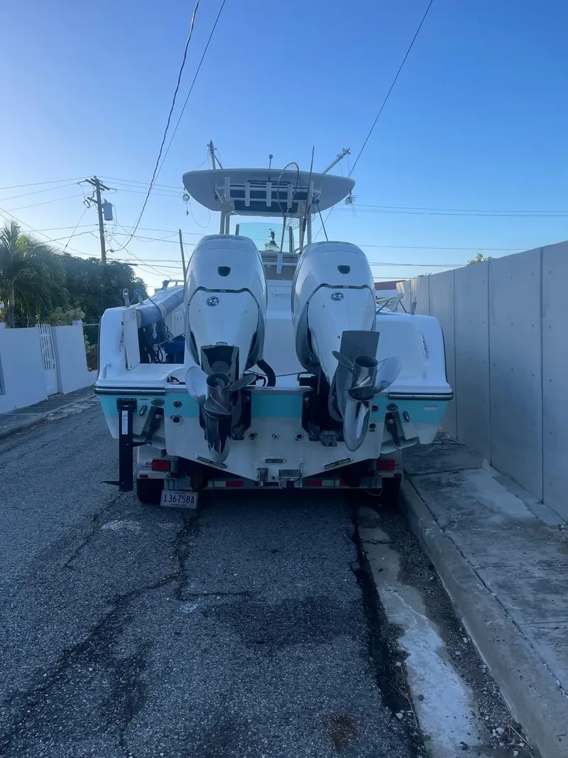 Slide: The Image of Mako 284 Center Console 2016 - 19