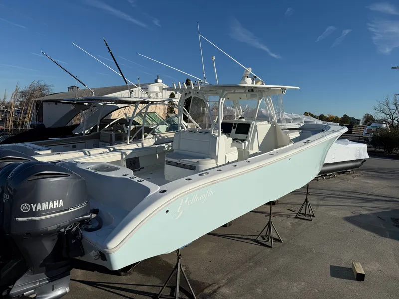 Slide: The Image of Yellowfin 39 Offshore 2015 - 3