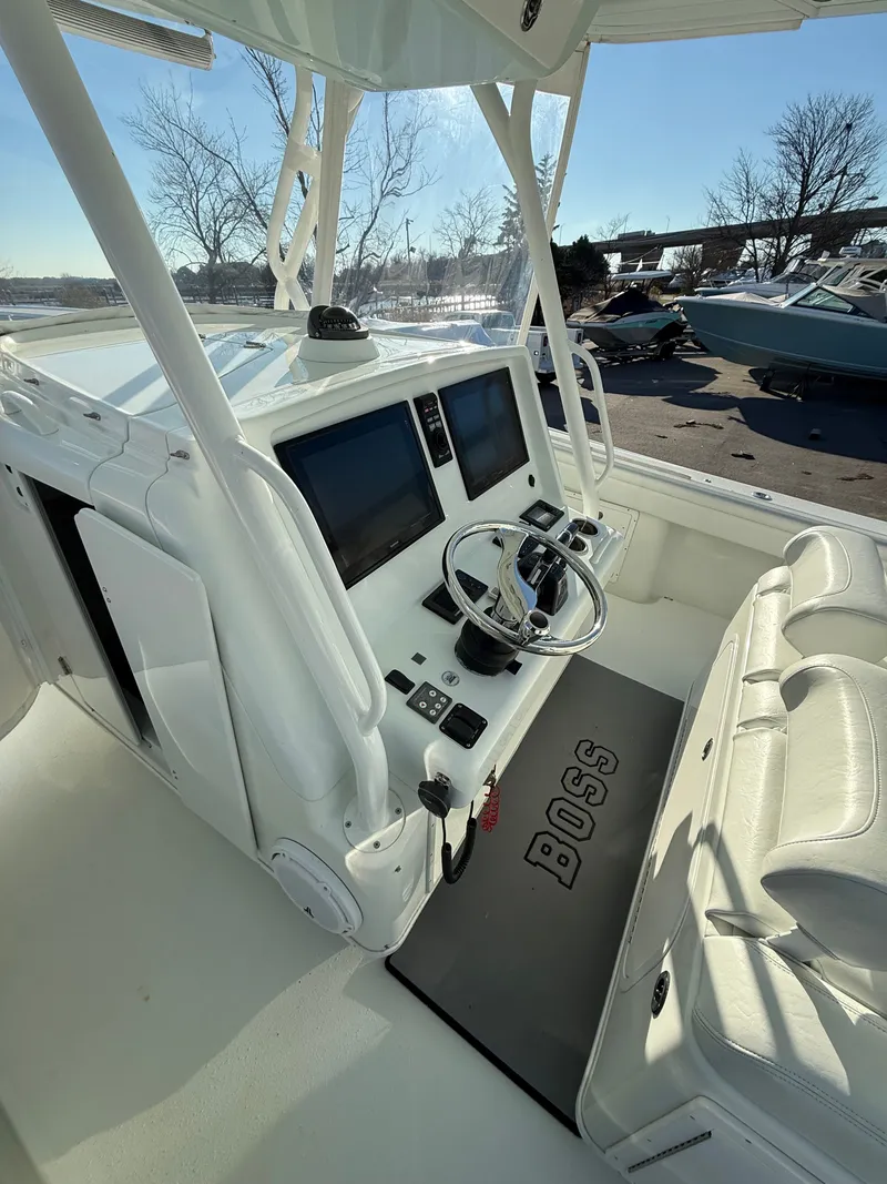 Slide: The Image of Yellowfin 39 Offshore 2015 - 6