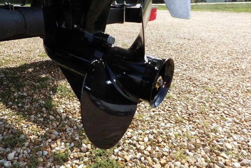 Slide: The Image of Propeller of 2026 Crestliner 1648 CR Jon boat on gravel surface. - 18