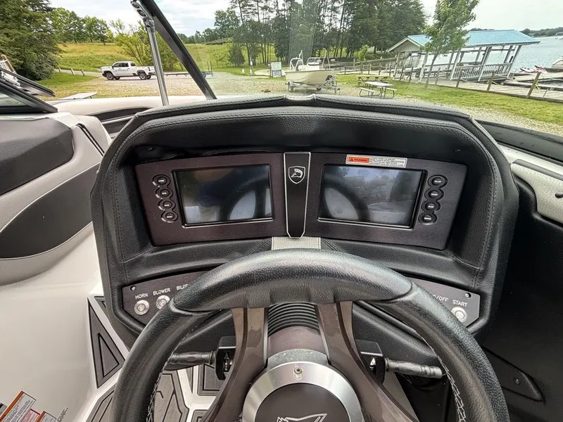 Slide: The Image of Correct Craft RI237 2017 - 4