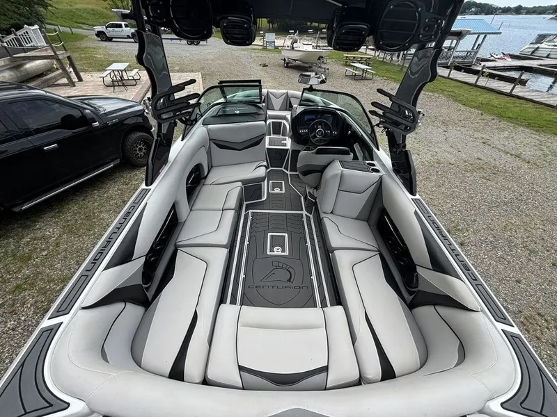 Slide: The Image of Correct Craft RI237 2017 - 8