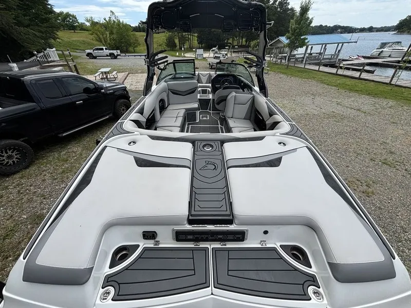 Slide: The Image of Correct Craft RI237 2017 - 9