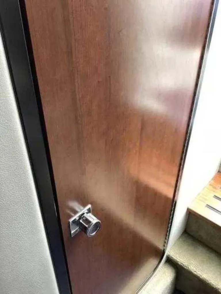 Slide: The Image of Crownline Boats 264 CR 2015 - 14