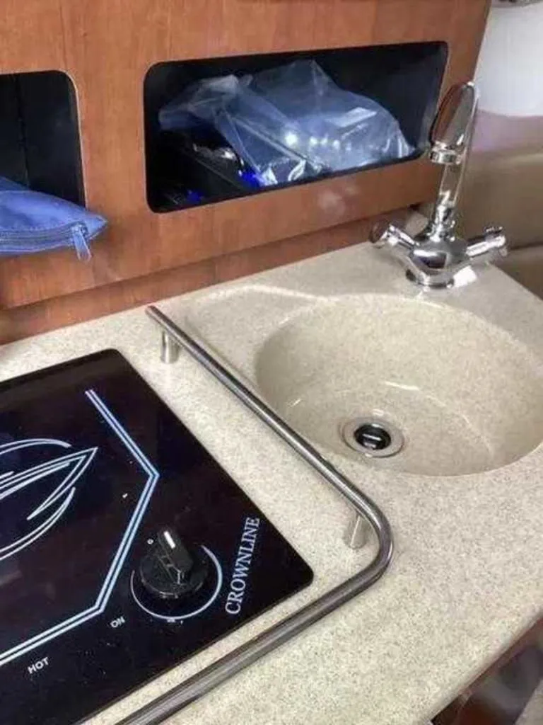 Slide: The Image of Crownline Boats 264 CR 2015 - 26