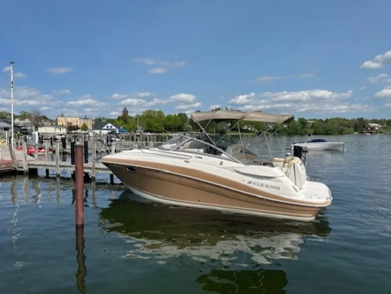 The Image of Four Winns 258 Vista 2008 - 1