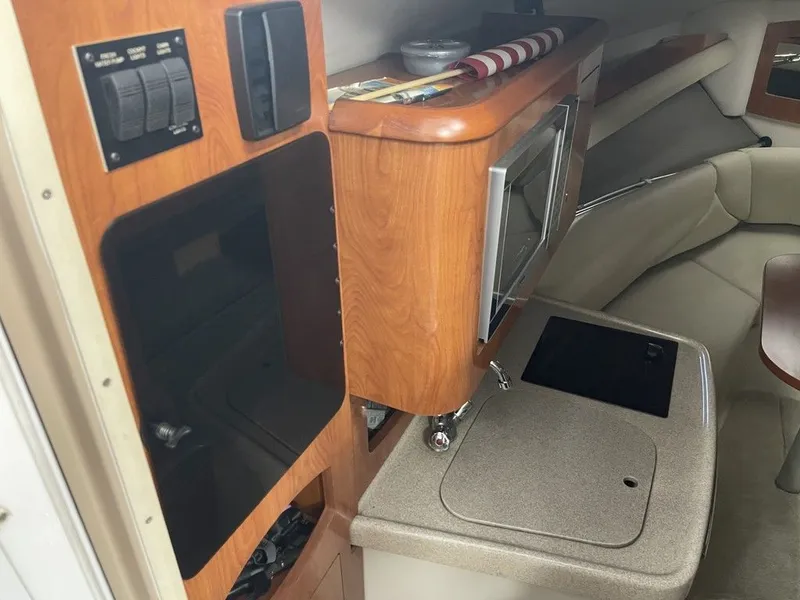 Slide: The Image of Four Winns 258 Vista 2008 - 13