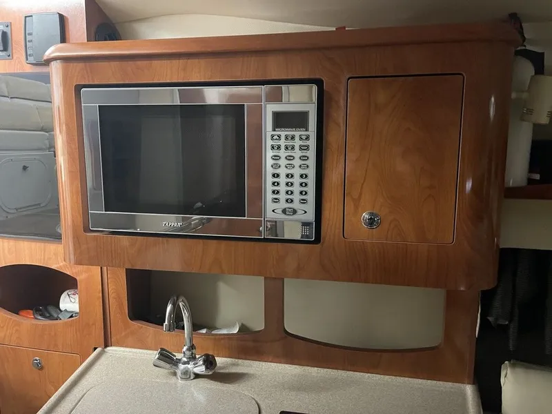 Slide: The Image of Four Winns 258 Vista 2008 - 17