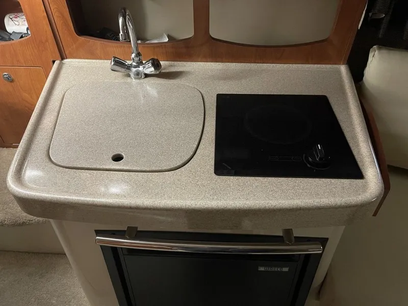 Slide: The Image of Four Winns 258 Vista 2008 - 18