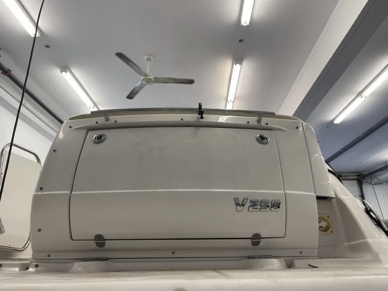 Slide: The Image of Four Winns 258 Vista 2008 - 20