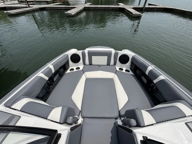 Slide: The Image of Malibu Wakesetter 22 MXZ 2025 - 12