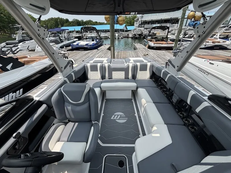 Slide: The Image of Malibu Wakesetter 22 MXZ 2025 - 9