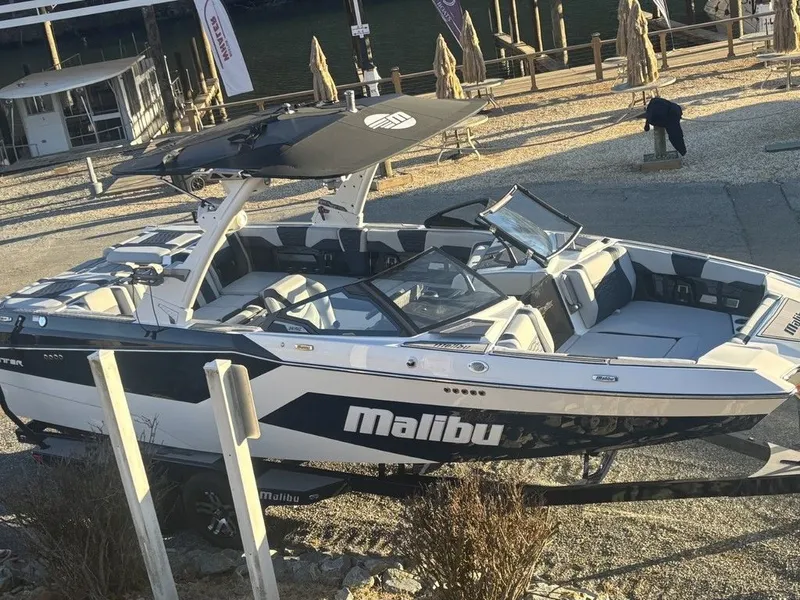 Slide: The Image of Malibu Wakesetter 24 MXZ 2025 - 7