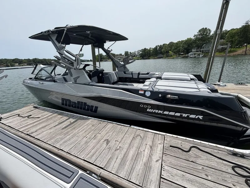 The Image of Malibu Wakesetter 25 LSV 2025 - 1