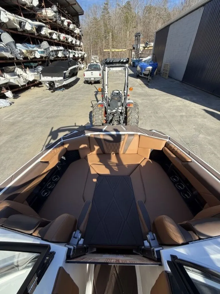 Slide: The Image of Malibu M230 2025 - 5