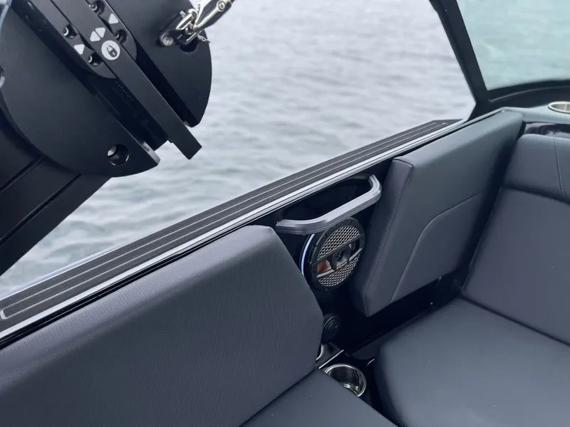 Slide: The Image of MasterCraft NXT-22 Icon Package 2025 - 19