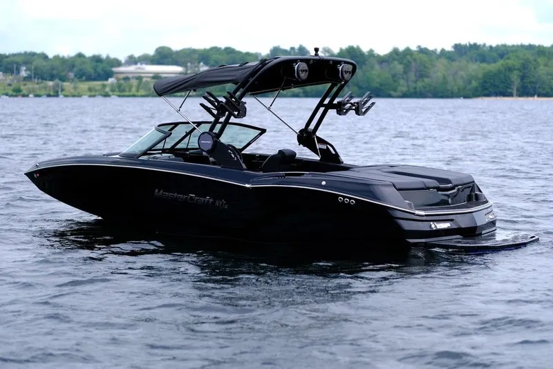 Slide: The Image of MasterCraft NXT-22 Icon Package 2025 - 8