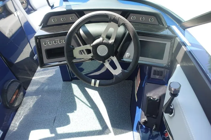 Slide: The Image of MasterCraft NXT21 2024 - 10