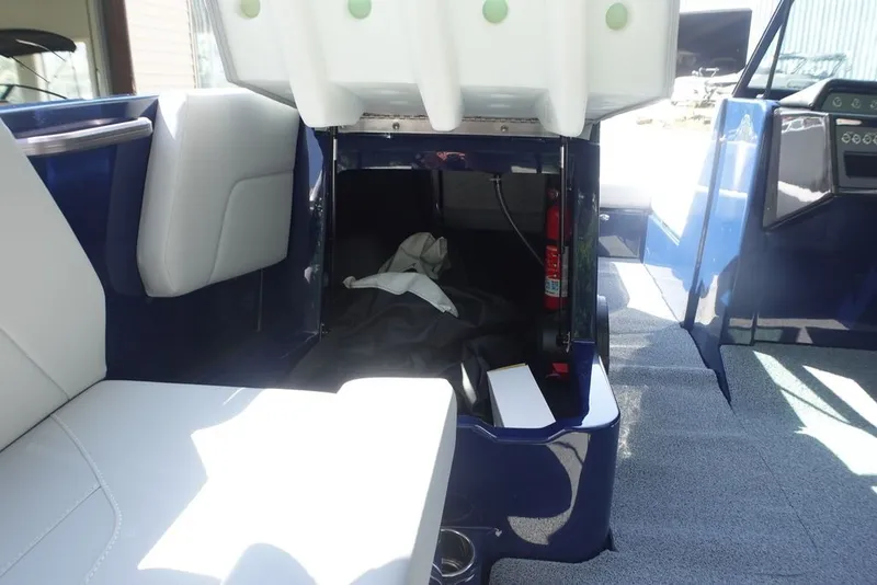 Slide: The Image of MasterCraft NXT21 2024 - 15