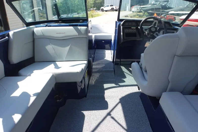 Slide: The Image of MasterCraft NXT21 2024 - 8