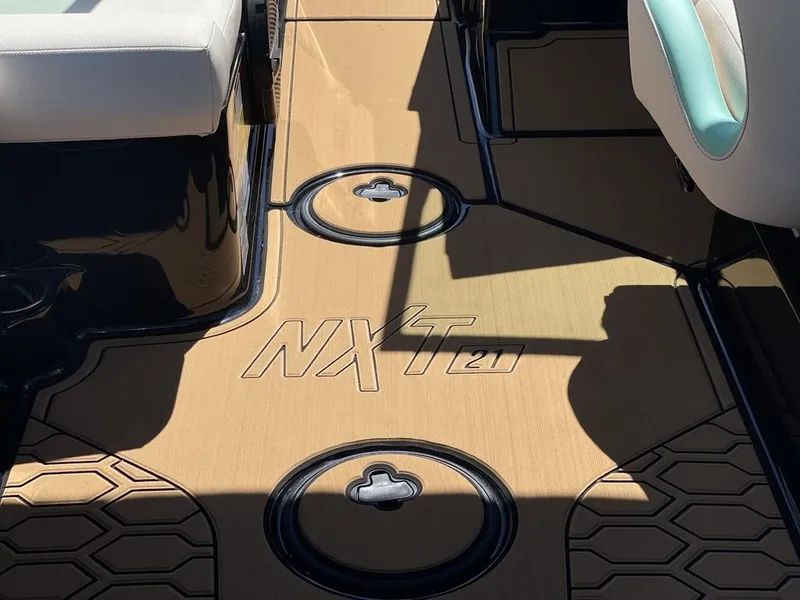 Slide: The Image of MasterCraft NXT21 2024 - 23