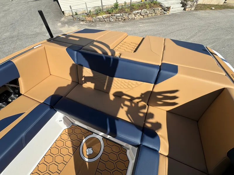 Slide: The Image of MasterCraft NXT22 2026 - 13