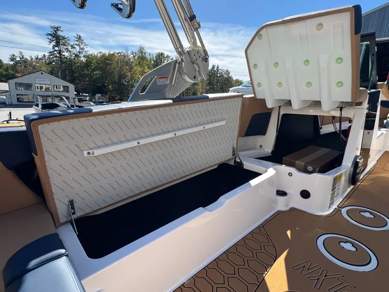 Slide: The Image of MasterCraft NXT22 2026 - 17