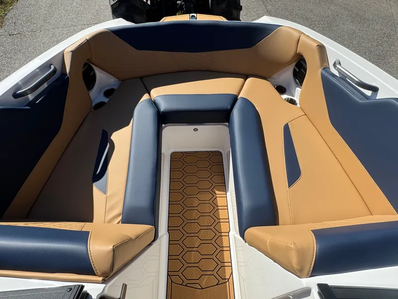 Slide: The Image of MasterCraft NXT22 2026 - 29