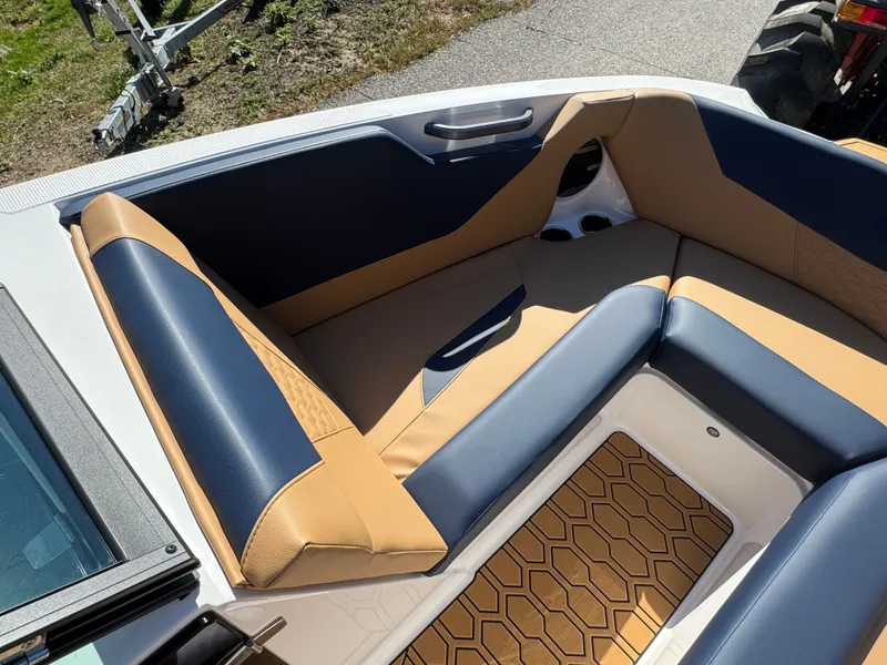 Slide: The Image of MasterCraft NXT22 2026 - 30