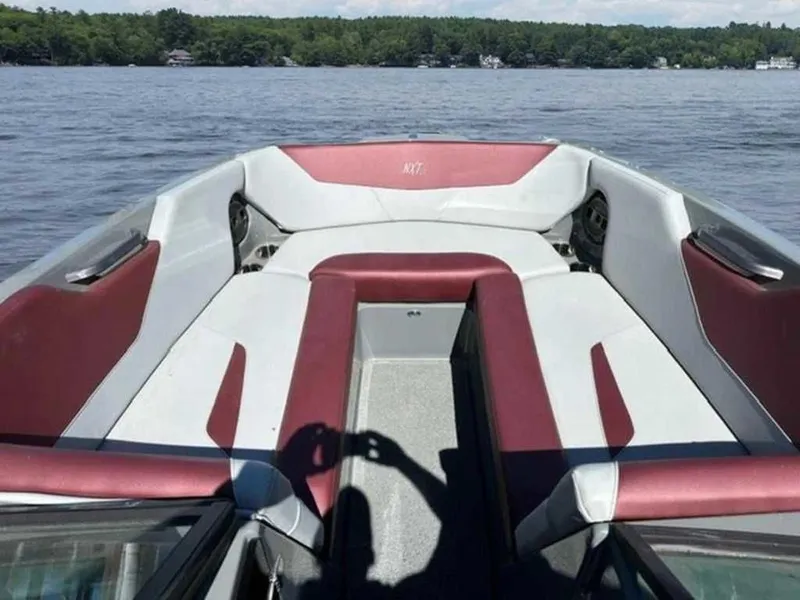 Slide: The Image of MasterCraft NXT24 2022 - 5