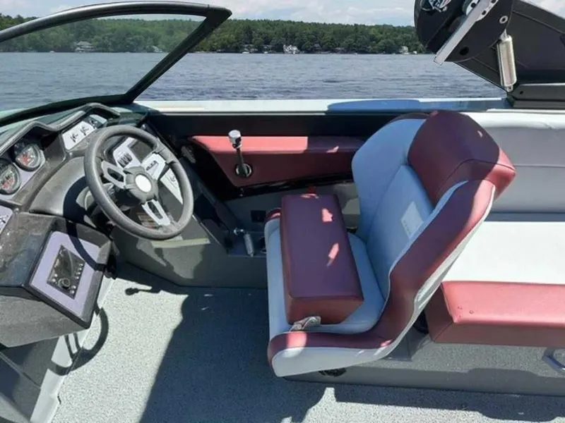 Slide: The Image of MasterCraft NXT24 2022 - 9