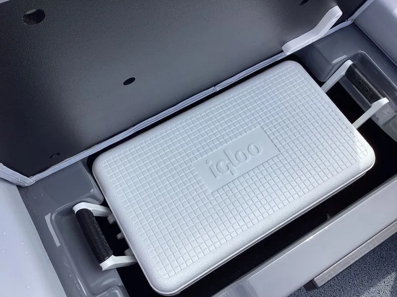 Slide: The Image of MasterCraft NXT24 2023 - 13