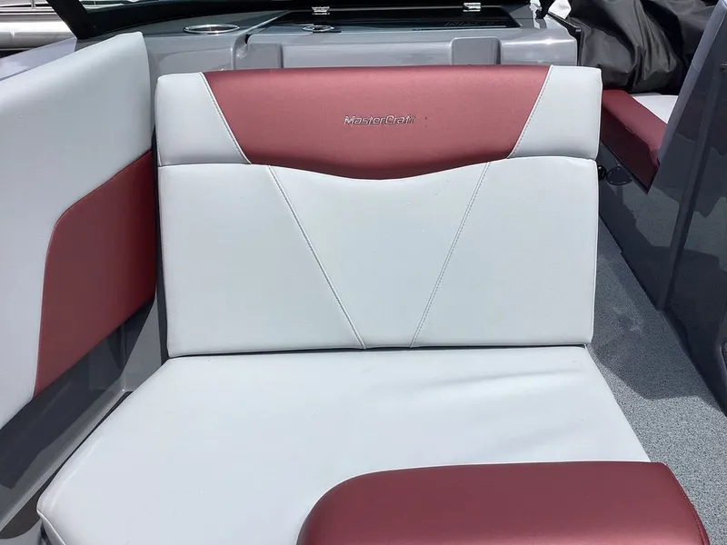 Slide: The Image of MasterCraft NXT24 2023 - 19