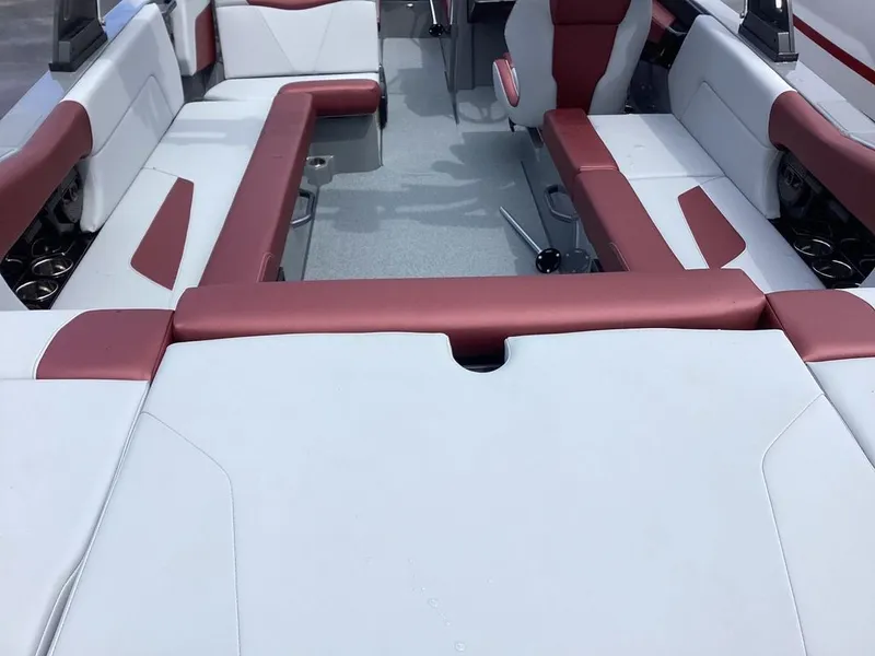 Slide: The Image of MasterCraft NXT24 2023 - 4