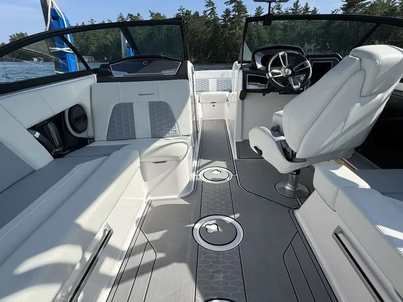 Slide: The Image of MasterCraft X22 2024 - 11