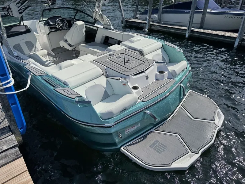 Slide: The Image of MasterCraft X22 2024 - 3