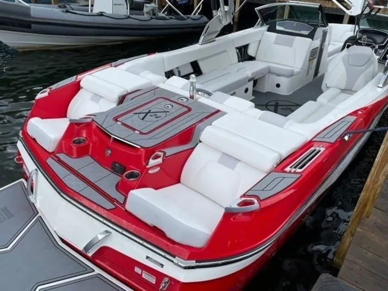 Slide: The Image of MasterCraft X24 2021 - 5