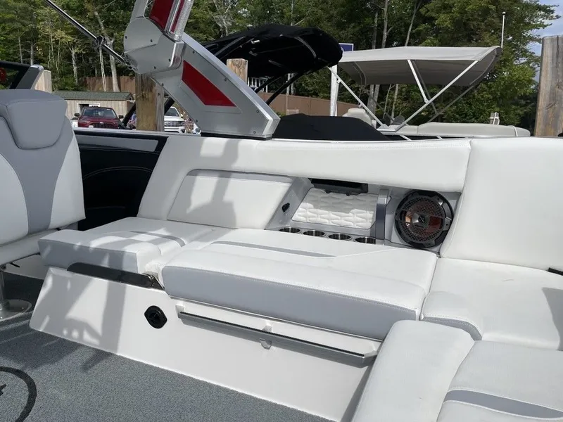 Slide: The Image of MasterCraft X24 2022 - 5