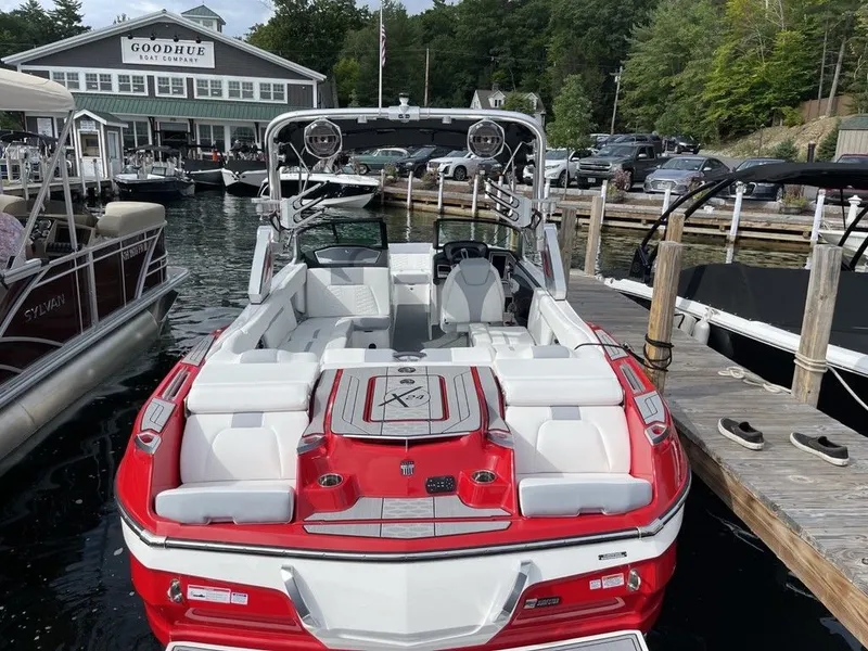 Slide: The Image of MasterCraft X24 2022 - 6