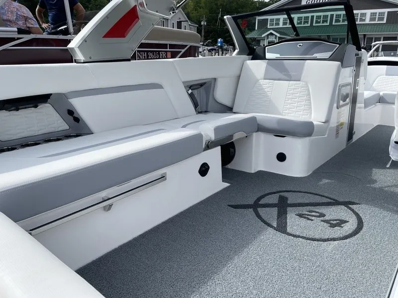 Slide: The Image of MasterCraft X24 2022 - 7