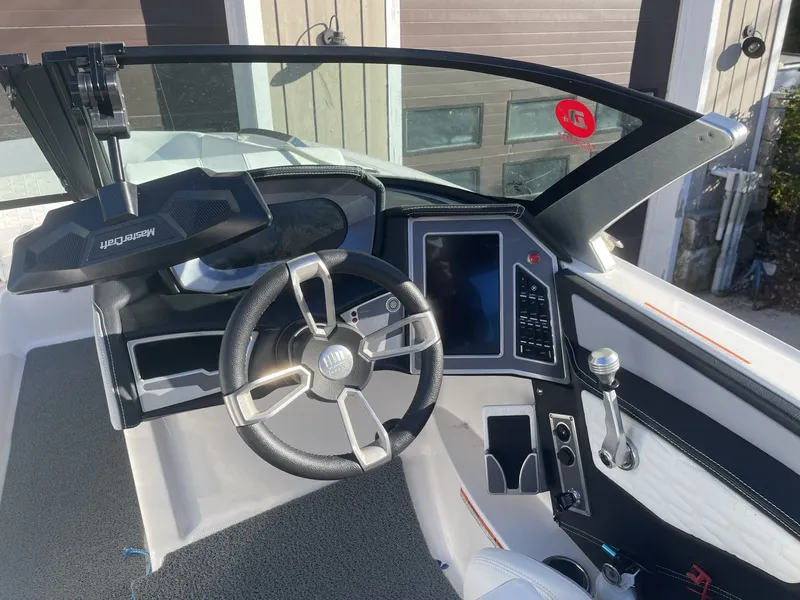 Slide: The Image of MasterCraft X24 2023 - 17