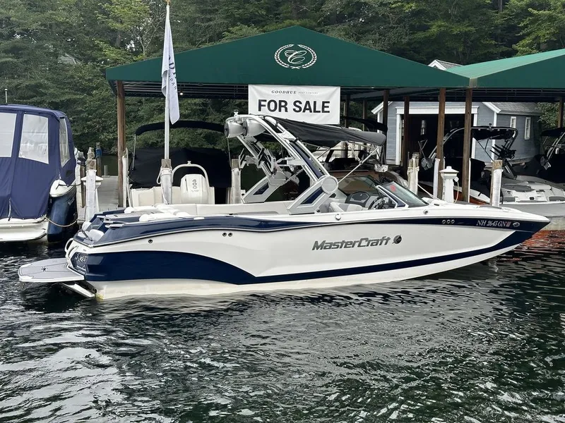 Slide: The Image of MasterCraft X24 2023 - 2