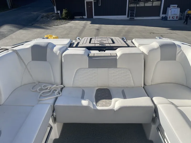 Slide: The Image of MasterCraft X24 2023 - 24